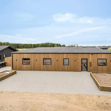 4 Star In Lokken
